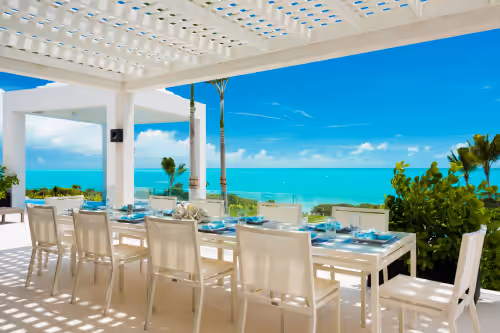 Outdoor dining at Triton Villa