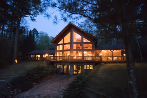BIRCH BRAE- Spectacular House On Big Lake For An Amazing Northwoods Experience!