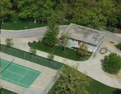 Elegant Lakeside Executive Estate Home-Sleeps 20, Pool! Open Labor Day Weekend, photo 3