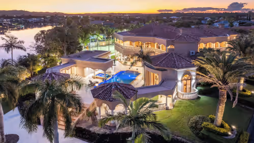 Bellagio Gold Coast / Luxury Mansion Waterfront, photo 3