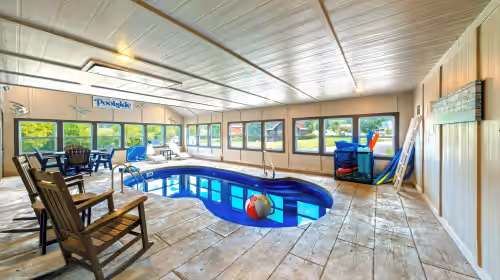Indoor Pool, Theater, Firepit, Arcade, Pets & Views in Wears Valley