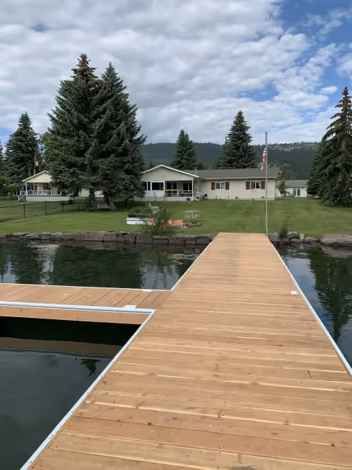 Prime Lakefront home w/guest house - extra charge, dock, firepit, large yard