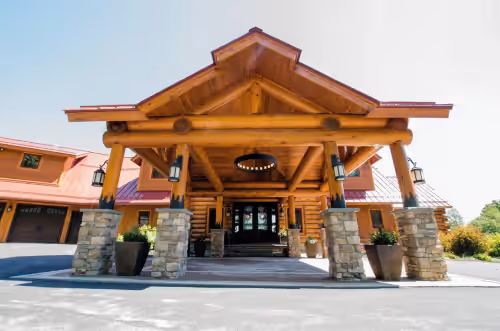 MAJESTIC LAKE FRONT LUXURY ADIRONDACK LODGE FEATURING 8,898 SQ. FT LIVING SPACE, photo 2