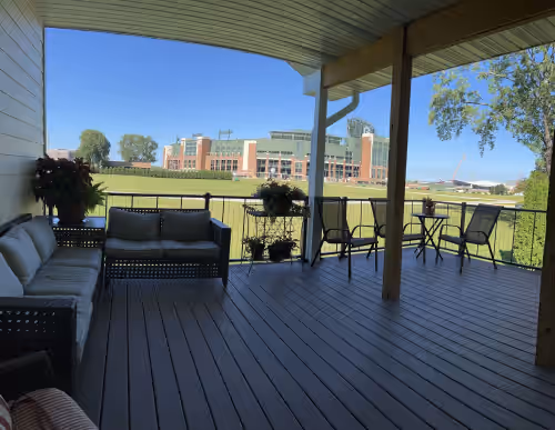 Wonderful view of Lambeau and it has 6 Bathrooms, photo 3