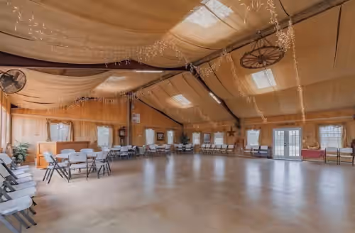 5 cabins+2400 Sq ft Dance Hall, photo 2