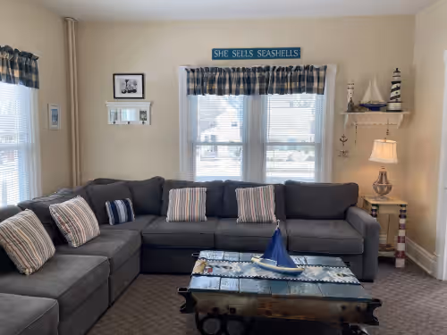 Sleeps 34, 12 bedrooms, 6 baths, Downtown Lake Geneva, 2 houses same property, photo 4