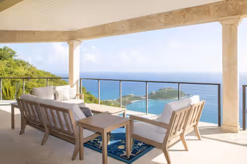 Property grounds at Deja View