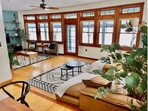 Find Your Bliss at this Private and Captivating Lakeside Retreat, photo 3