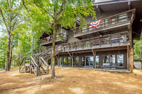 Beautiful Lakefront Lodge. Tannenbaum Lodge, photo 2