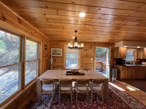 #1 Fox's Den - Fox's Den Dining Area at Riverfront-3 Luxury Homes on 500 Acres incl 5BR/3BA + 3BR/3BA + 2BR/2BA -Group B