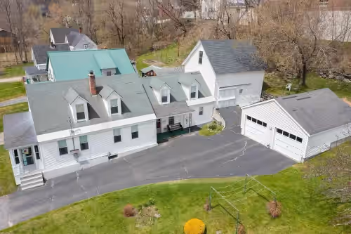 Cute 6-Bedroom Getaway in the heart of Littleton, photo 2