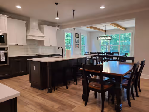 NEW June 2024 -LAKEFRONT 9 King Bedrooms/8 bath! Private Dock and Beach! 2 acres