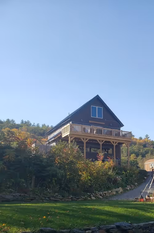 Riverside House - Rustic Gatherings Lodge Guest House - Hot Tub + Chef's Kitchen