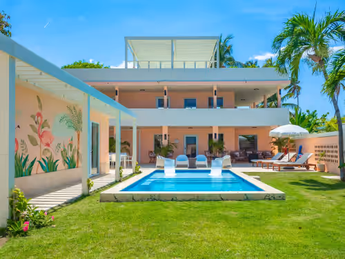 Palm Villa- Rooftop, Pool and Direct Beach Access