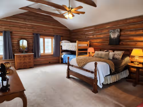 Amazing Retreat Property: Massive Luxury Lodge, photo 4
