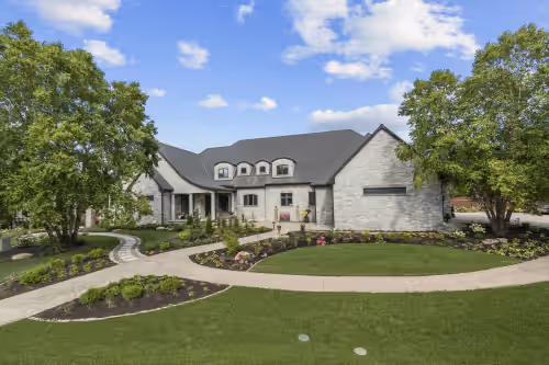 Centrally located Fox Valley estate in sought-after Neenah
