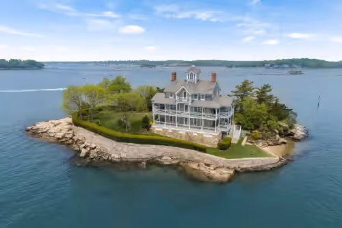 The Queen of the Thimble Islands