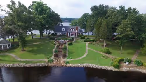 Paradise On The Lake ~ Luxurious Peninsula Property ~ Best View On The Lake!