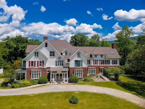 Sleep 34 in huge VT Mansion! 15 bedrms/12 bath: Xmas, Ski, weddings, family reunions, Yoga, corporate, Dogs loved, photo 2