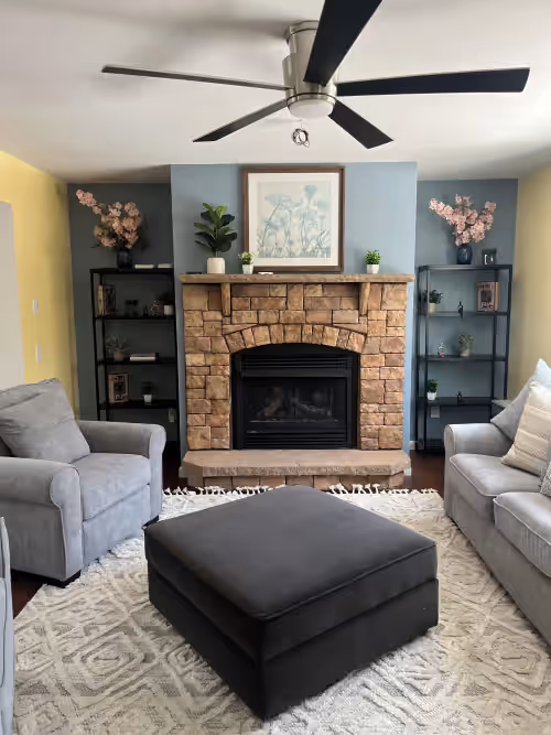 Comfortable and Spacious Home: Entertainment room, Gym + large deck and patio, photo 2