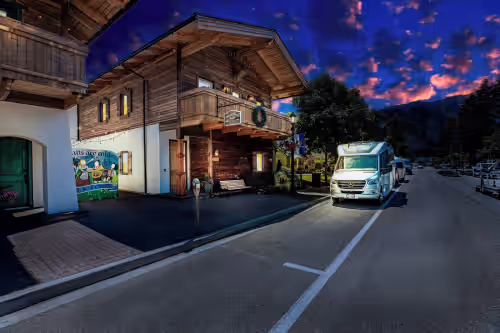 Welcome To Your Perfect Group Retreat! Sleeps up to 26 Hot Tub Pets Welcome, photo 4