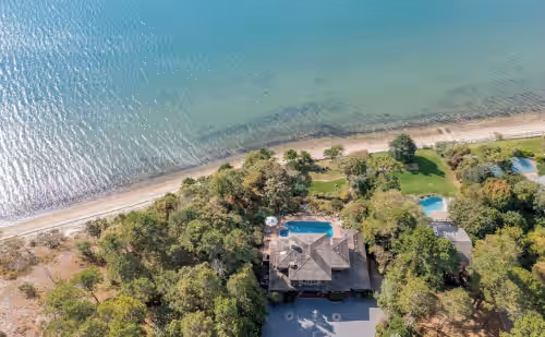 Secluded Bayfront Retreat, photo 2