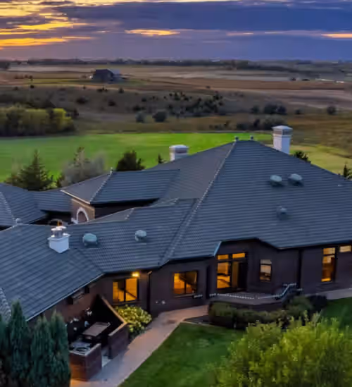 Luxe 10000sqf Estate - Event Venue/Pheasant Hunting/Sleeps 18/9 Beds/6.5 Bath