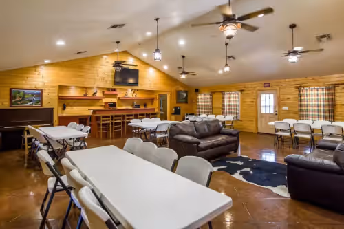 Tall Timbers Retreat All 6 Cabins & Dining Lodge, photo 4