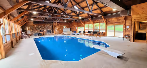 Lodge w/ INDOOR PRIVATE HEATED POOL + Hot Tub + Fire Pit + Pond, on 19 acres