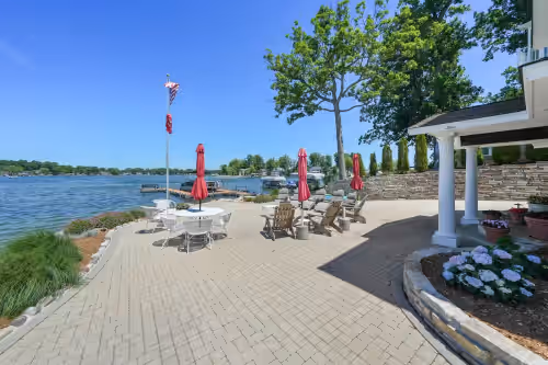 Luxury Lake Home With The Best Patio On The Lake, photo 4