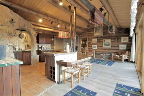 Large, Private & Charming retreat is ultimate upscale stay near Cody, Y.S. Park, photo 4
