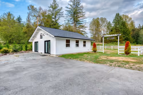 Private Farmhouse Estate w/ Barn ✔ Wedding, Event