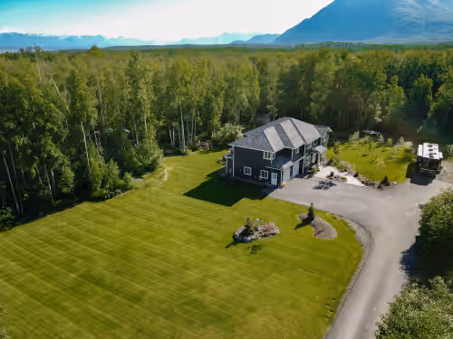 Paradise found! Beauty & Luxury- 20 min from Anchorage, HOT TUB, privacy, photo 2