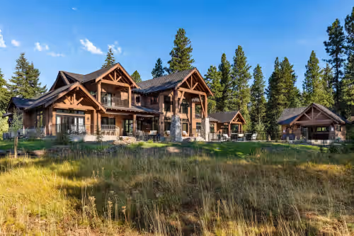 Darrow’s Pond Retreat - Suncadia's Biggest Rental w/Heated Pool, 20-Person Hot Tub, and 2 Firepits!