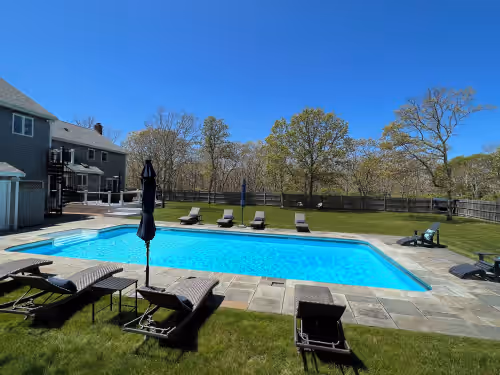 Spacious home for entertaining, centrally located to beach, ferry, and airport.