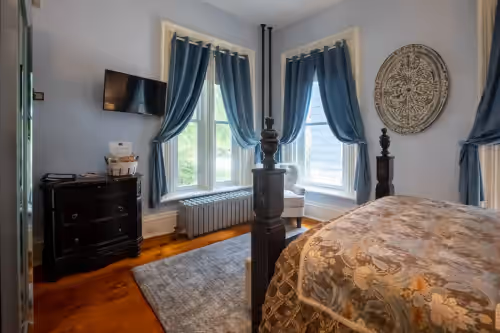 Premier Boutique Lodging in Oshkosh Wisconsin, photo 4
