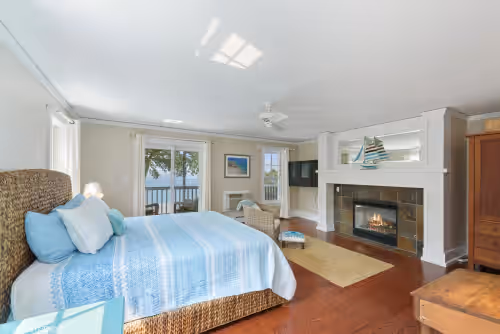Lakefront Modern Mansion With Heated Pool 9BR's On Private Sandy Beach, photo 4