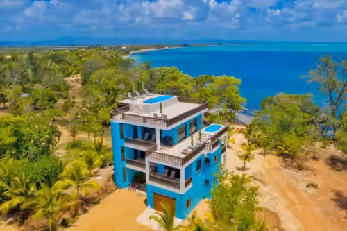 Shedrock Shangrila, Beach Front Whole House