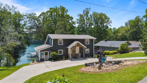 'Whatta View' & No Steps, 2 Slip Covered Dock, Hot Tub, Ping Pong, Pool Table