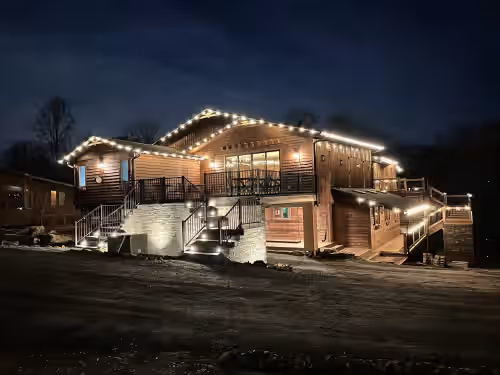 10Br Cozy Old Mill Lodge with Event hall, Sauna in Campobello sleeps 44