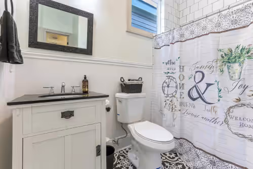 New Orleans Chic Oasis for 14, Near St. Charles, photo 4