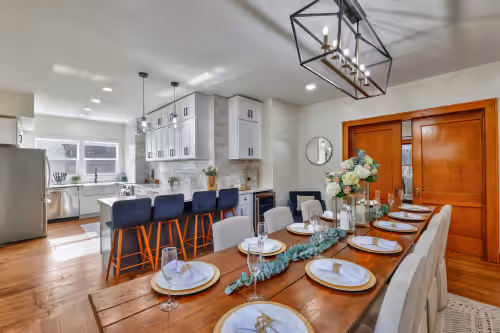 Dining at Heated pool & spa, historic area, luxury oasis, central, 5 bedroom/3.5 bath
