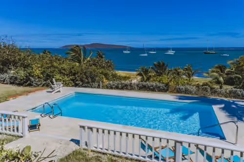 Beach House with a Pool, photo 2