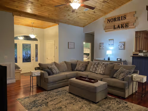 NEW LISTING! 5Bed 3Bath Lakefront Retreat, 2 slip dock, sun deck & slide, photo 3