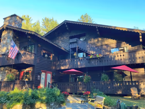 REUNIONS/RETREATS-SLEEPS 42! POOL-BEACH-TAVERN-GAME ROOM-BONFIRE- HIKE-FISH-BOAT, photo 3