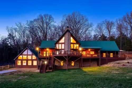 Spacious Mountain Hideaway: Private Arcade, Theater, Pool & Fire Pit