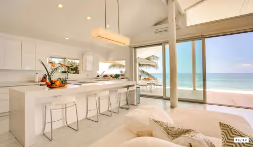 Interior at Feel Hawaii. Magnificent view. Family Reunion Home. Children friendly