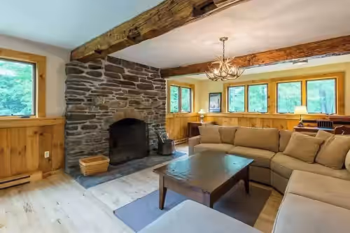Skylight Ski Lodge VT Rustic Chic Near Stratton, photo 2