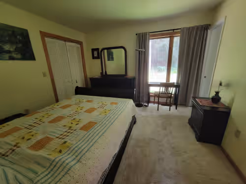 Room at Forest retreat& Gathering Space- NEW
