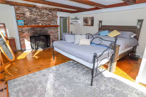 KEARSARGE at Mountainside Estate with Private Indoor Pool near Ragged Mountain & Mt. Sunapee